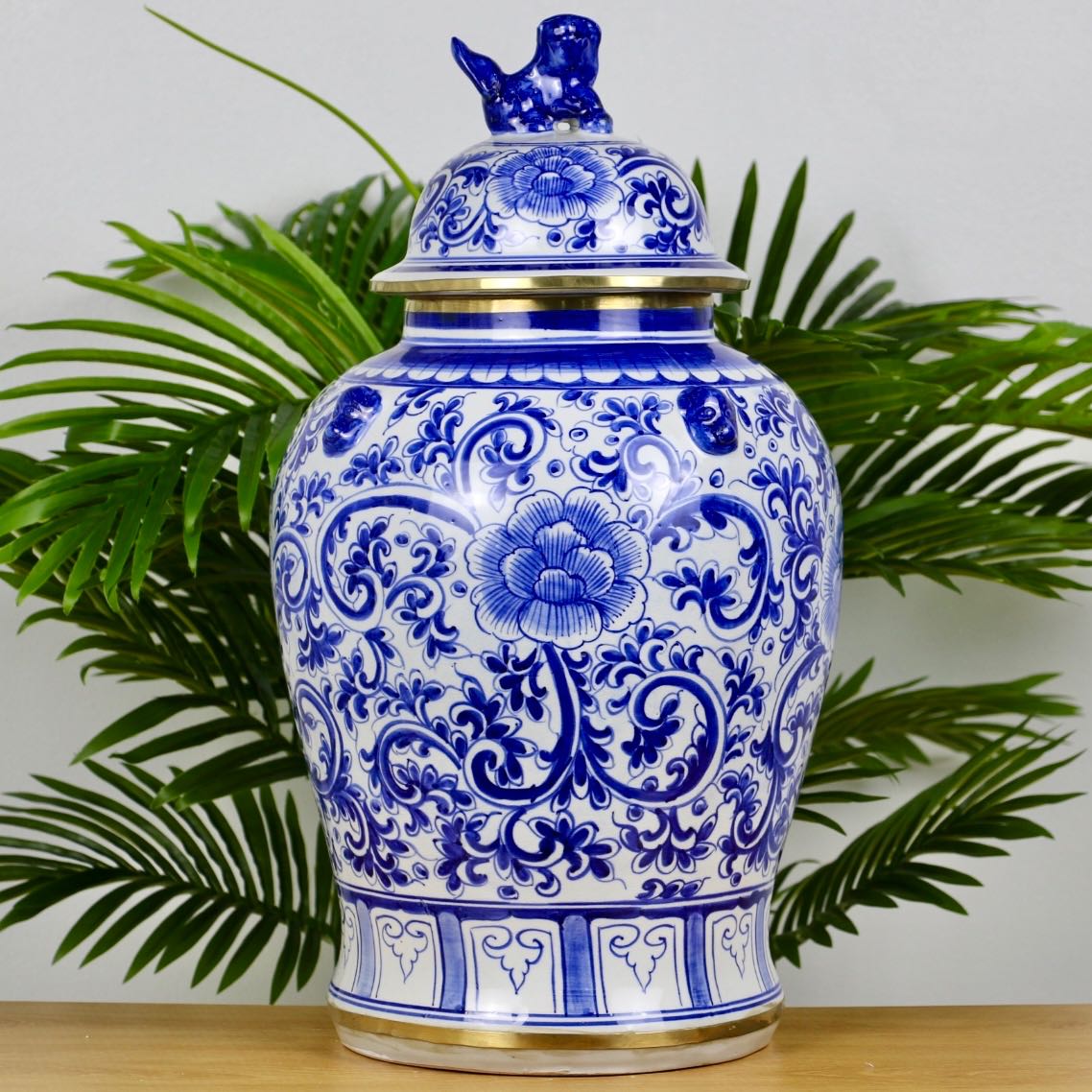 โถพลู สูง 18 นิ้ว ลายดอกโบตั๋น ก้านขน ตกแต่งบ้าน : BlueAndWhite