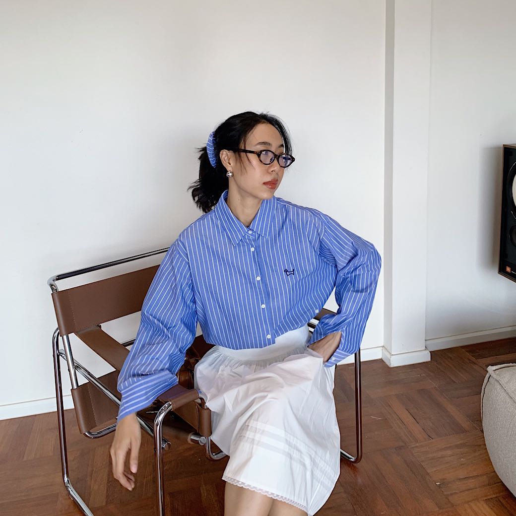 Baby blue striped shirt w.scrunchie