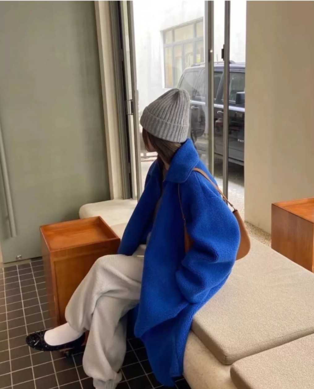 เสื้อโค้ทยาวมีกระเป๋าล้วงข้าง 