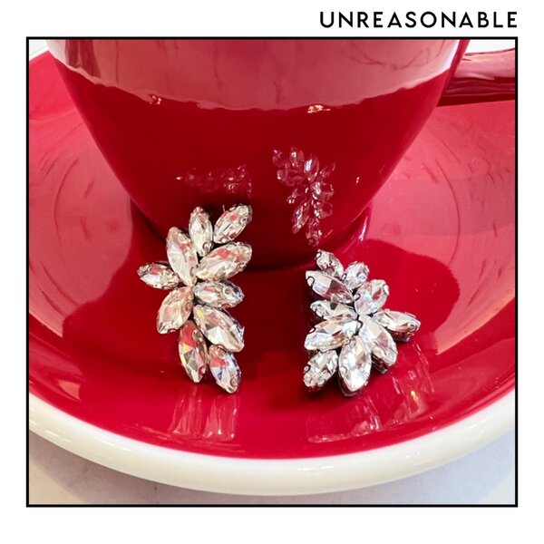 ต่างหู Crystal ต่างหูคลิป ต่างหูก้านเงินแท้ น้ำหนักเบา สวยใส่สบาย UA0785-01 Unreasonable Accessories