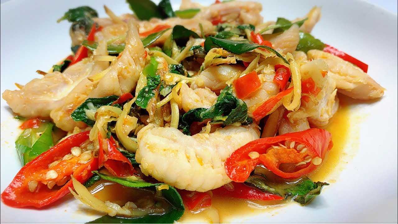 ผัดเผ็ดปลากะพง Stir fried spicy seabass