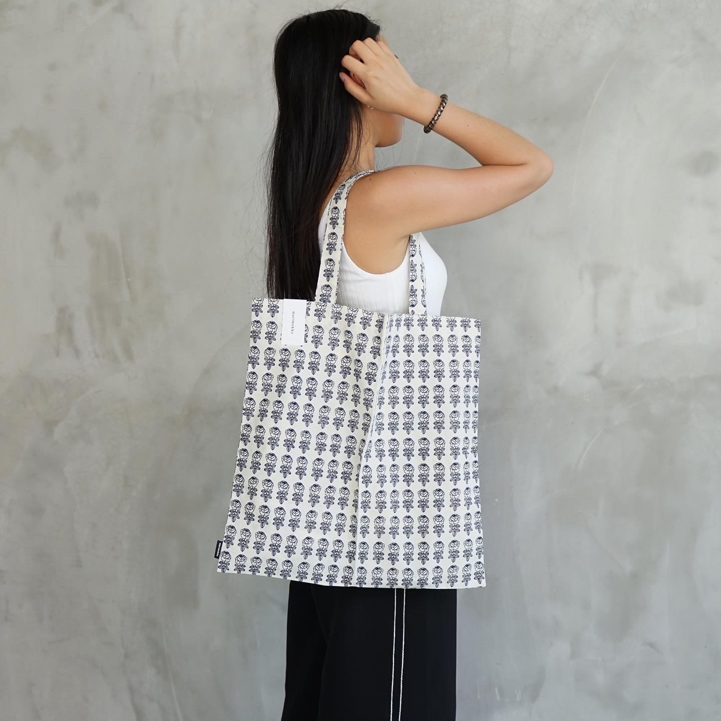 (RARE ITEM) Marimekko vihkiruusu tote bag /สั่งซื้อผ่าน line โดยตรงส่งฟรีค่า