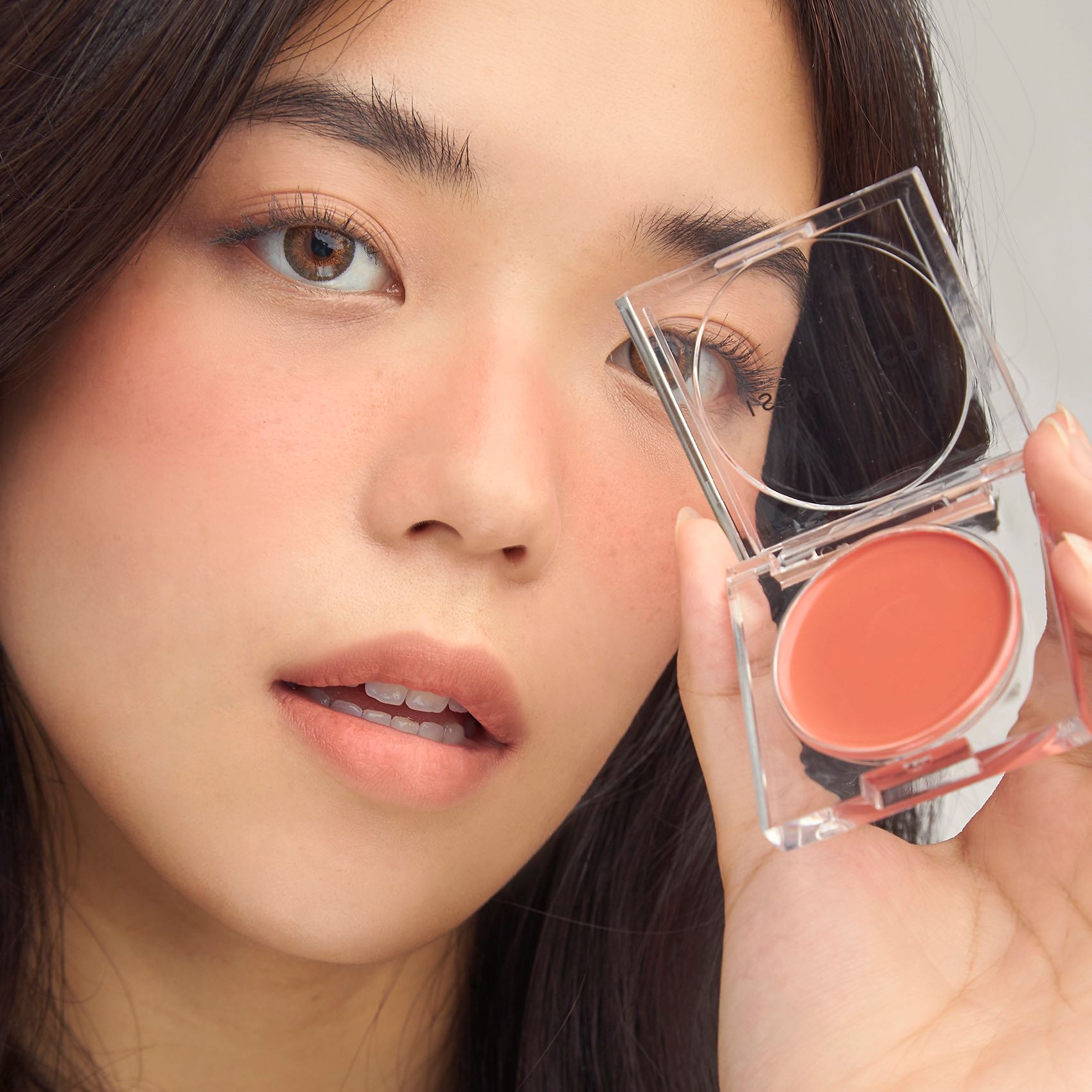 Issy & Co Creme Blush in Fever