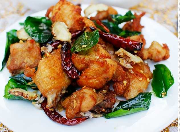 ไก่หน้าอำเภอ Naa Am Pur signature fried chicken