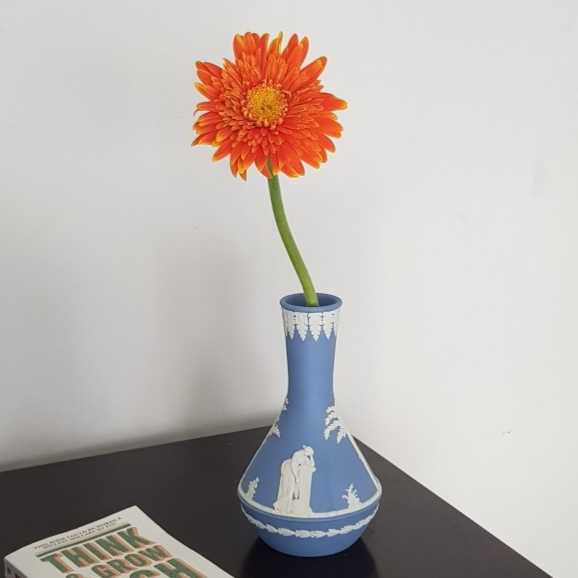 Wedgwood Jasperware Blue Grecian Vase แจกันวินเทจสีฟ้า