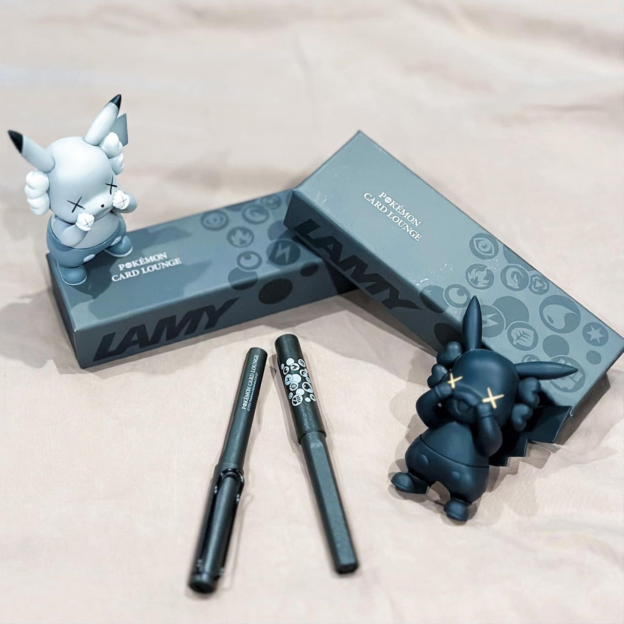 LAMY Safari Roller 𝗣𝗼𝗸𝗲𝗺𝗼𝗻 𝗖𝗮𝗿𝗱 𝗟𝗼𝘂𝗻𝗴𝗲 𝗮𝘁 𝗦𝗵𝗶𝗯𝘂𝘆𝗮 𝗧𝘀𝘂𝘁𝗮𝘆𝗮