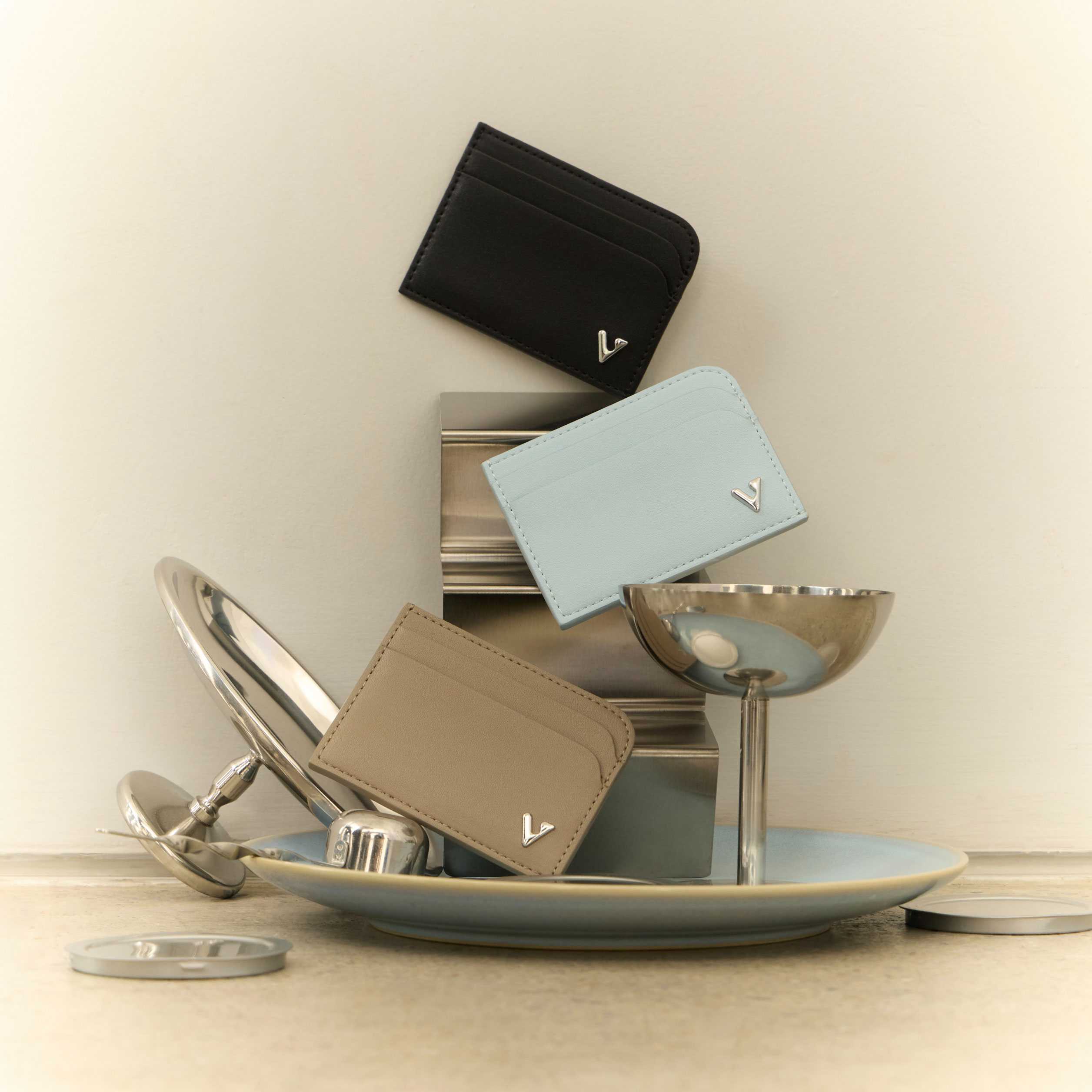 Stone Taupe  V Essential Card Holder