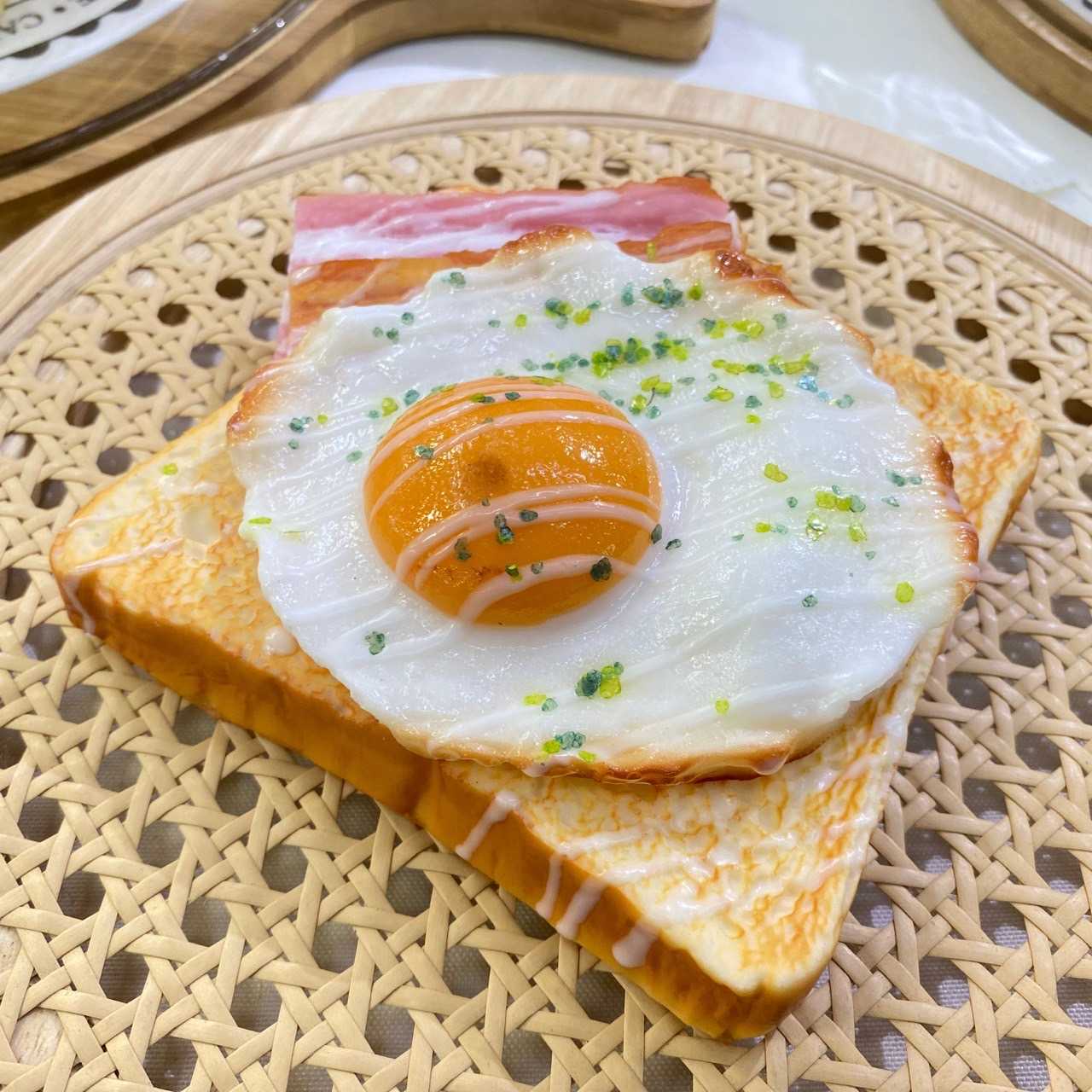 ‼️พร้อมส่ง‼️  ขนมปังปลอม  โมเดลขนมปัง  ขนมปังไข่ดาว  มีกลิ่นหอมสัมผัสนุ่ม  สินค้าพร้อมส่งจากกรุงเทพฯ