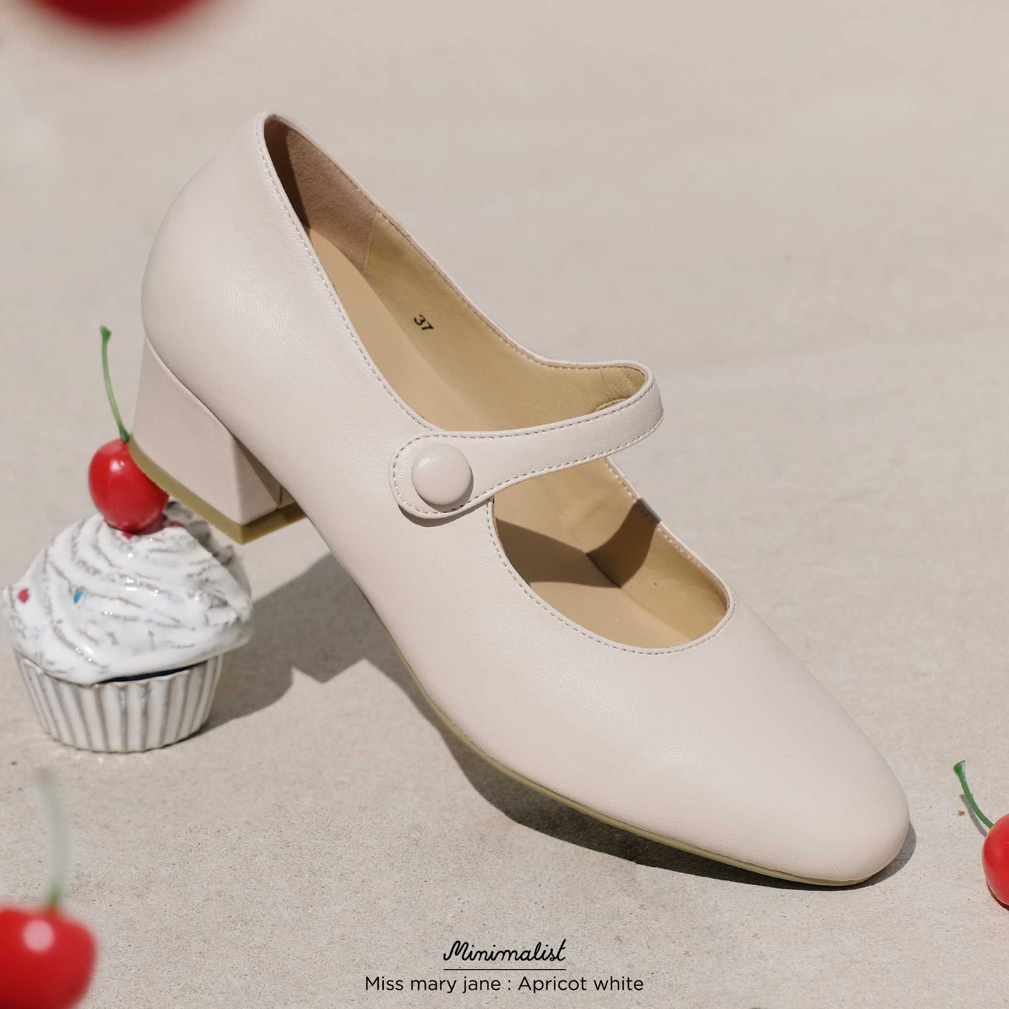 Miss Mary jane in Apricot white