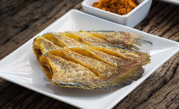 ปลาสลิดทอด Fried gourami fish