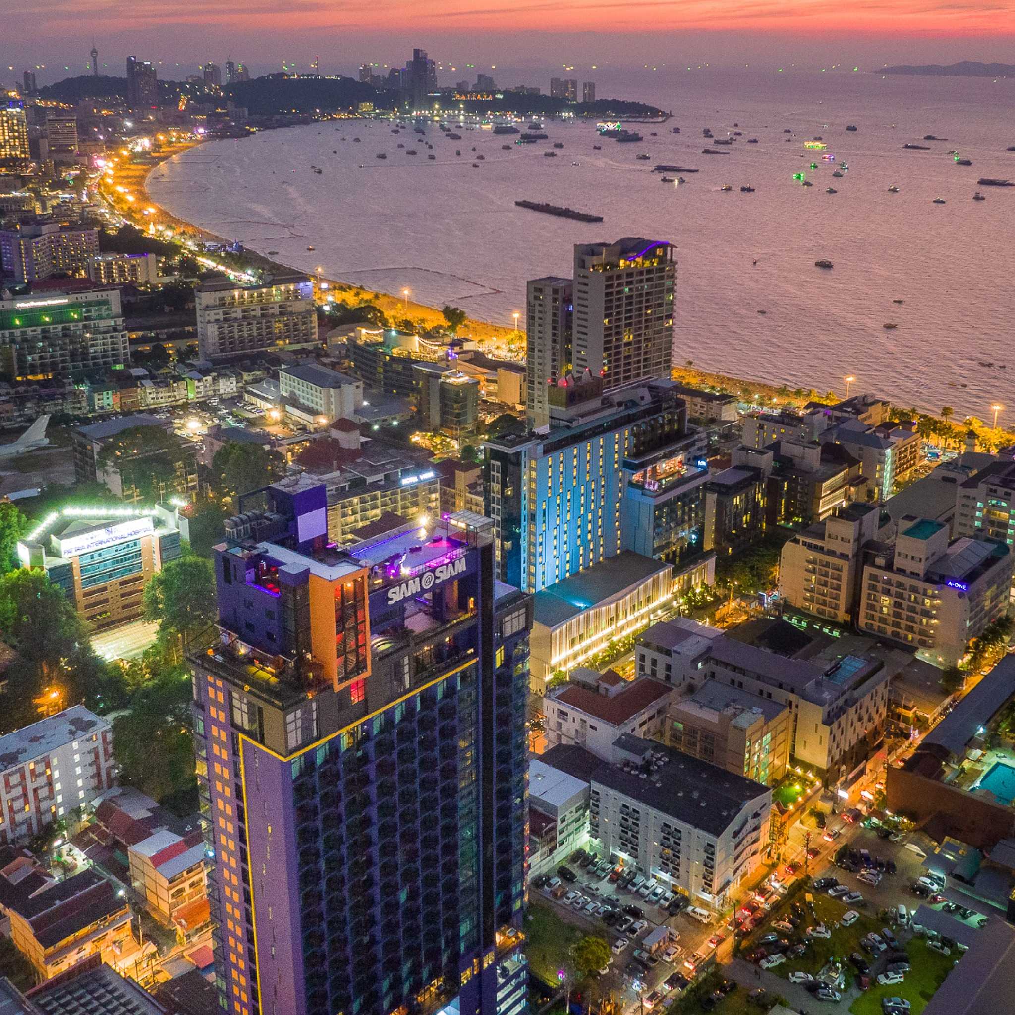 Siam@Siam Pattaya พัทยา ห้อง Deluxe พร้อมอาหารเช้า 2 ท่าน