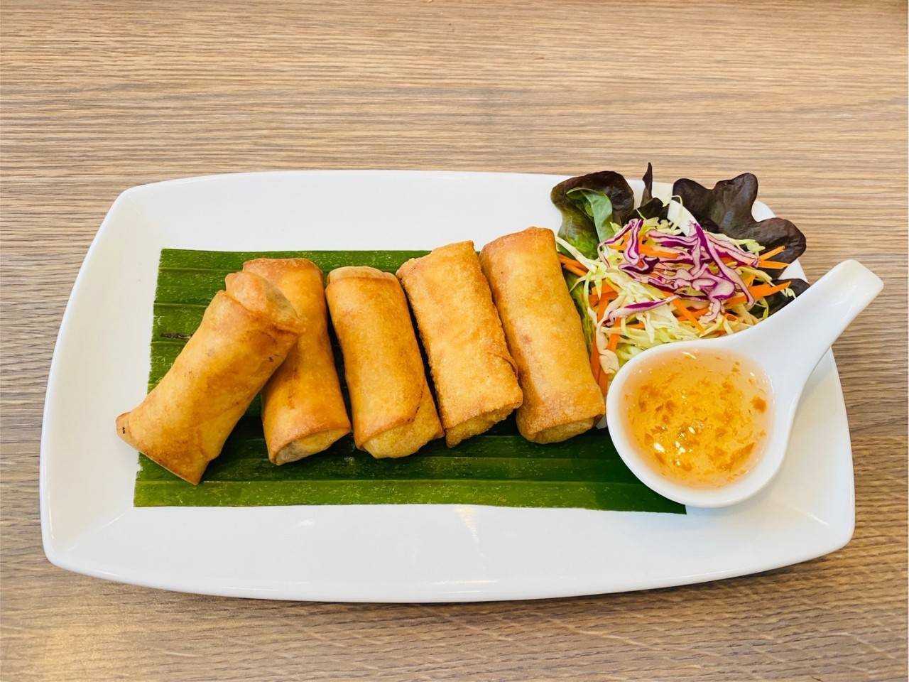 ปอเปี๊ยะทอด / Spring Rolls