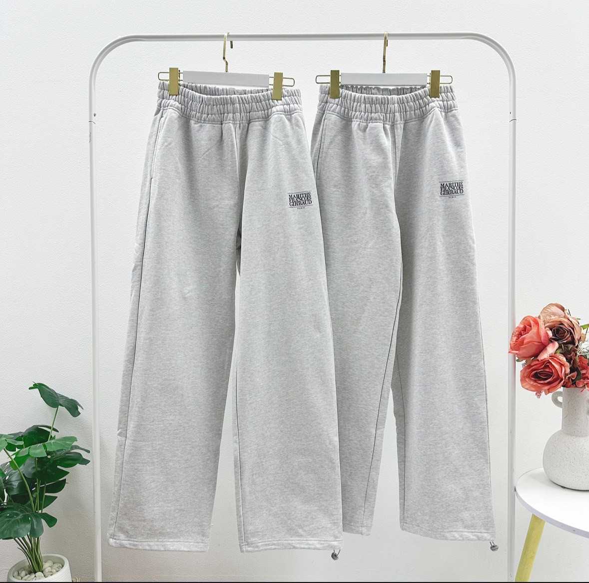 พร้อมส่ง  Marithe Classic Sweatpant