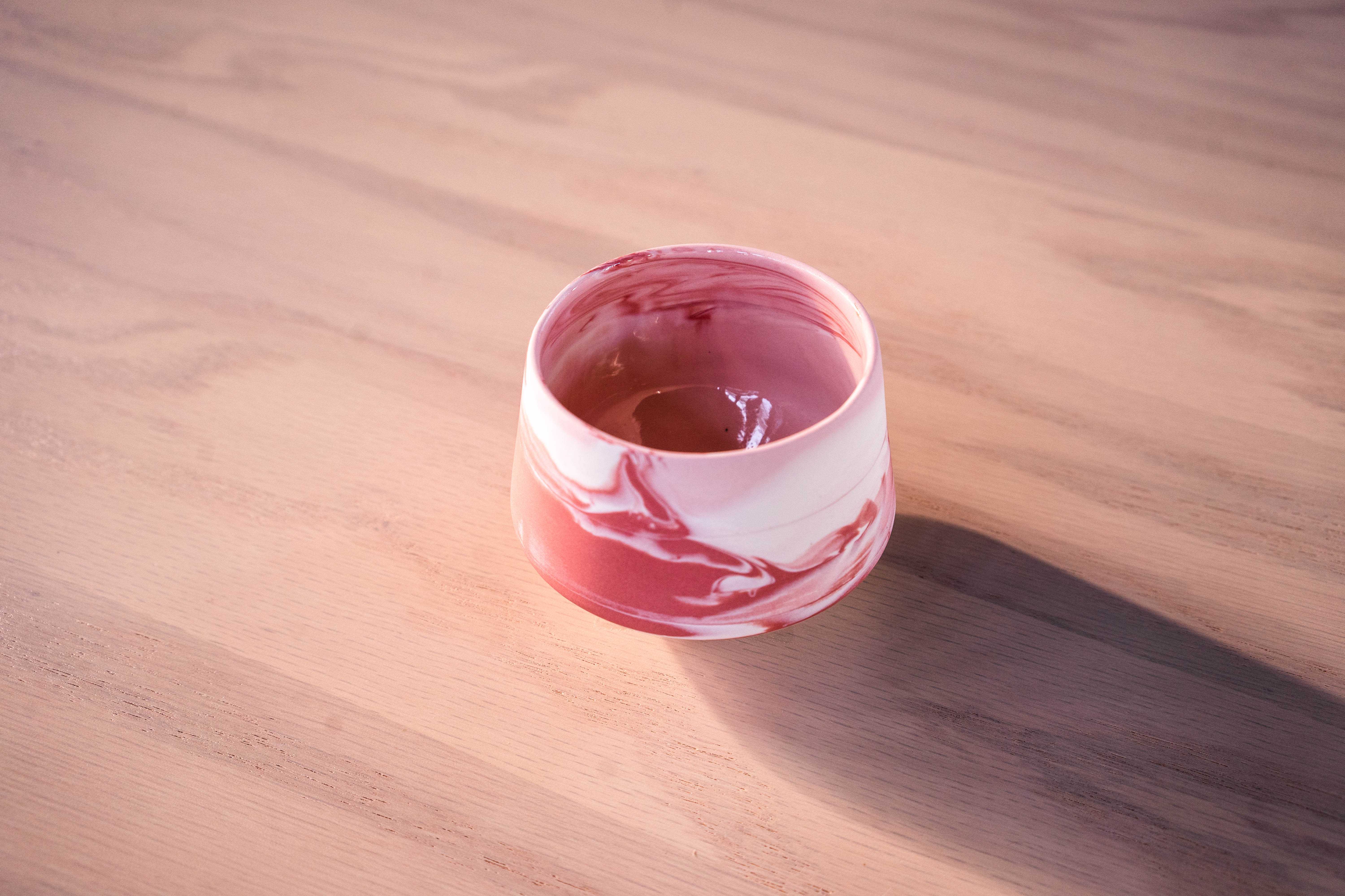 Size S - Mix wave Red/Pink/White, แก้ว MK Studio, Copenhagen, Denmark ทำจาก porcelain (ceramic)