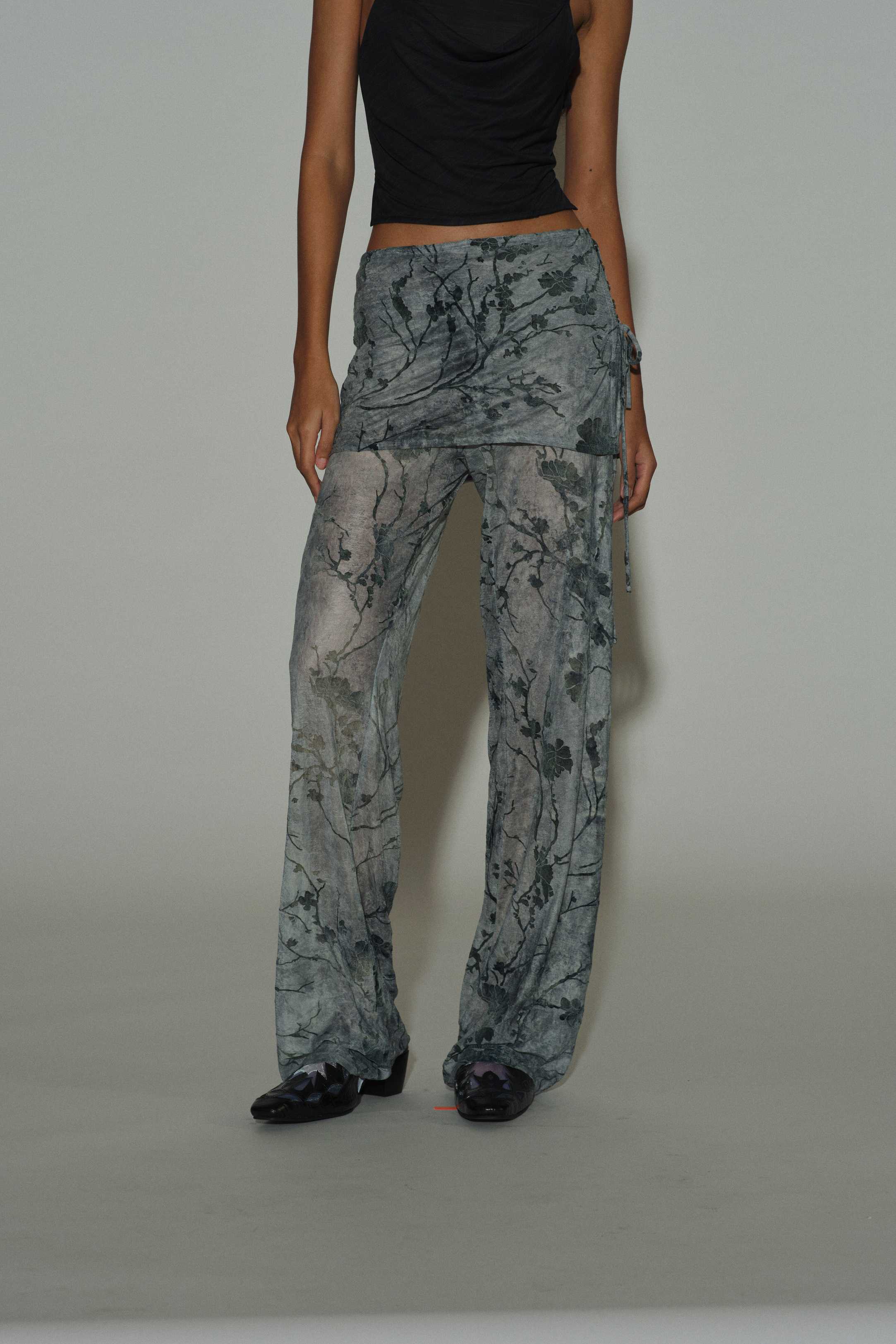 Lace Apron Trousers - Blue Floral