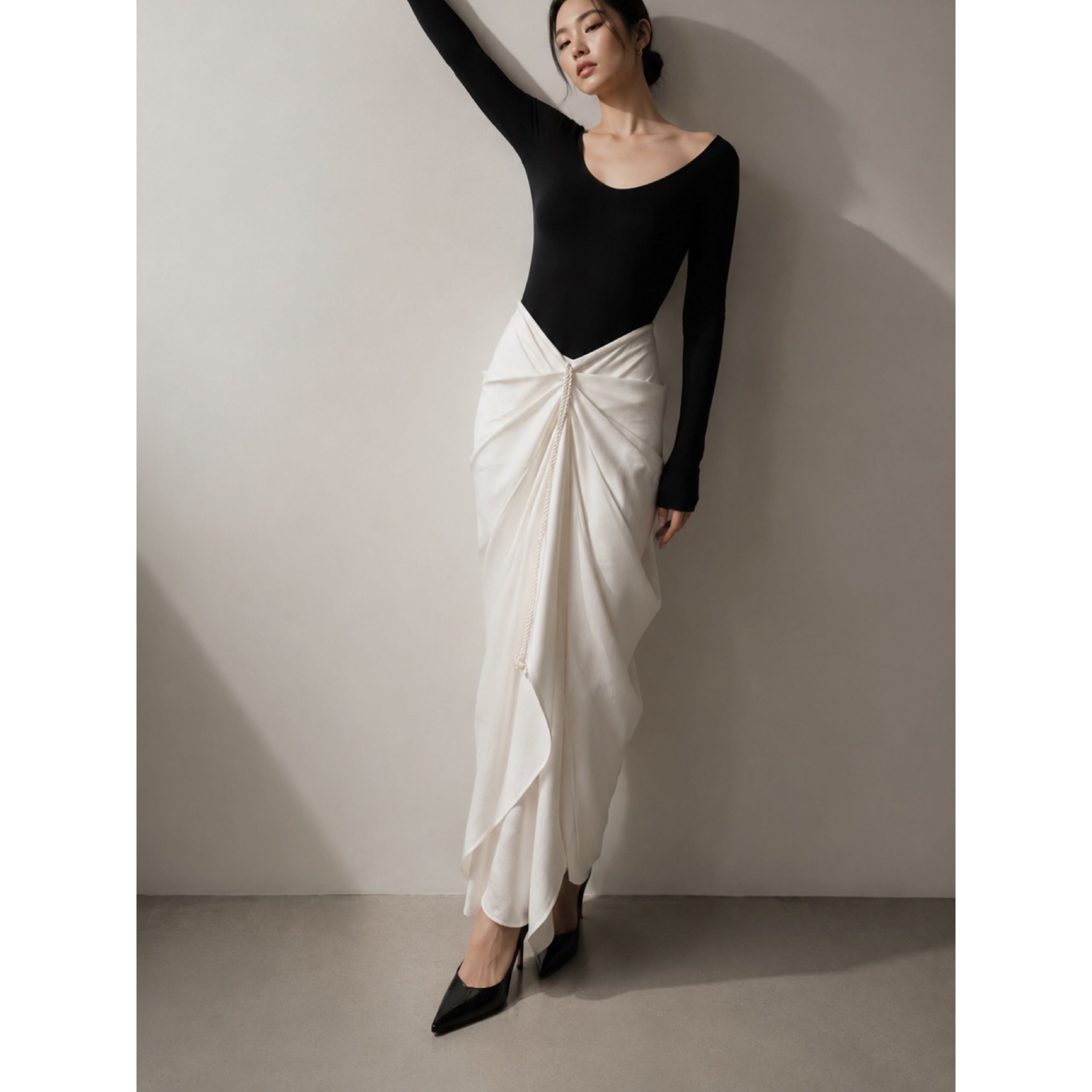 DRAPE SKIRT