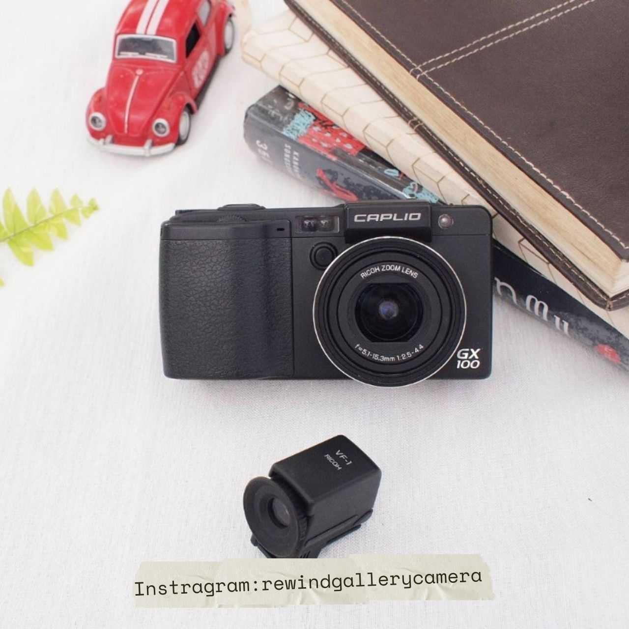 Ricoh Caplio​ GX100 + Electronic Viewfinder​ VF-1​
