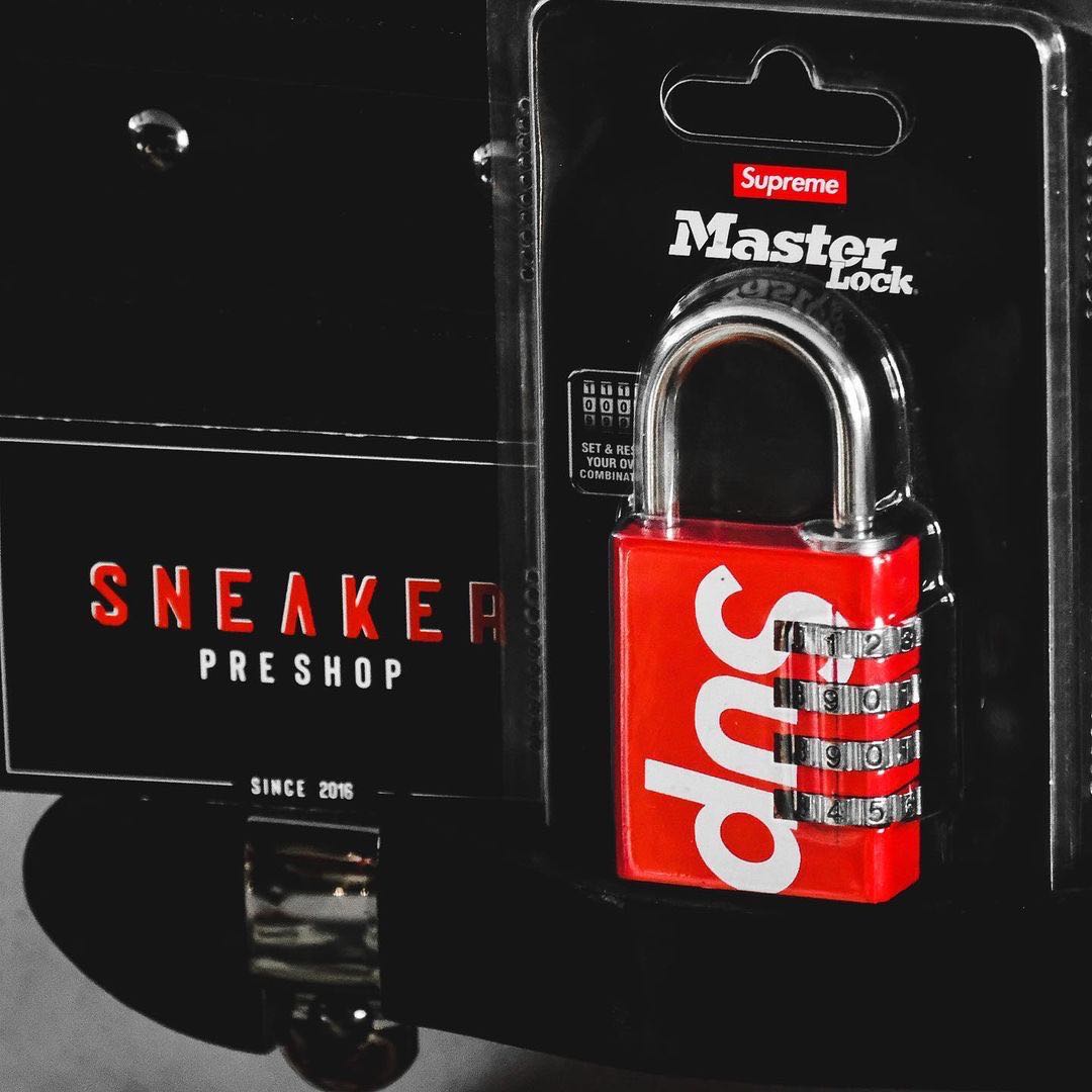  Supreme x Master Lock Red