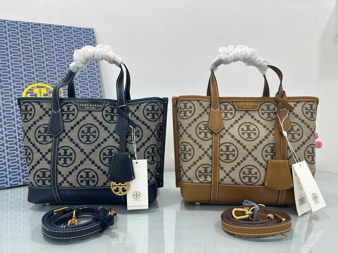 กระเป๋าสะพาย TORY BURCH PERRY MONOGRAM