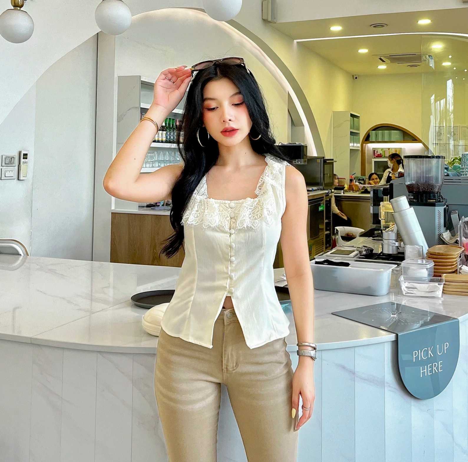 TLT0680 Sophia Lace Top
