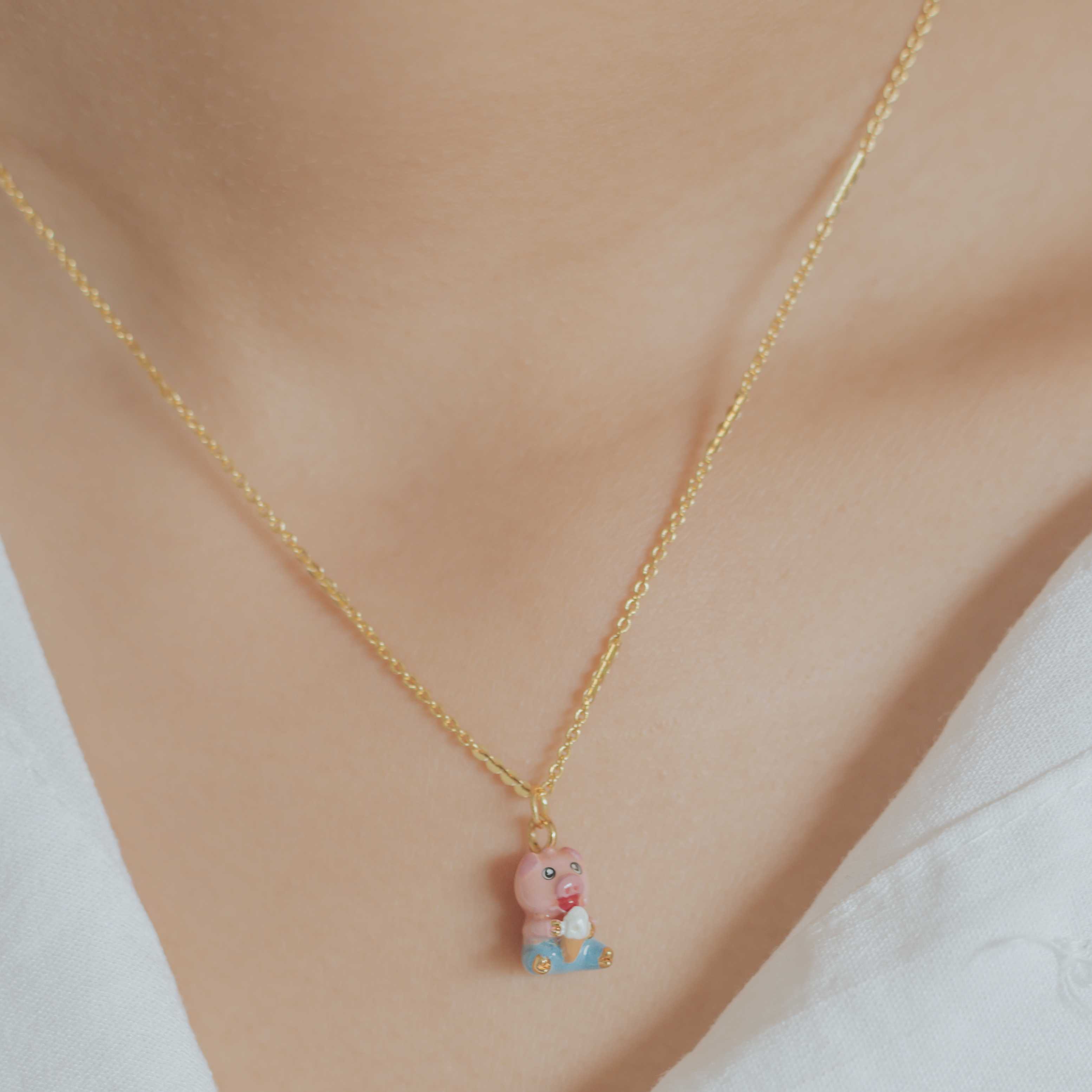 Necklace /สร้อยคอจี้รูปหมูน้อย