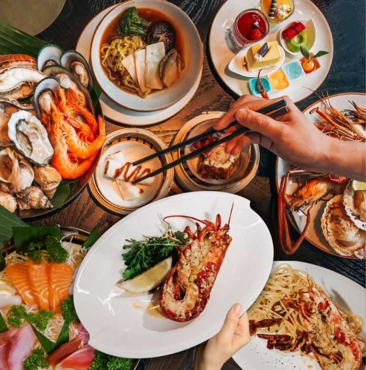 บัตรทานอาหาร Sunday Brunch Buffet ห้องอาหาร The Market@5 รร Eastin Grand Phayathai Bangkok กรุงเทพ