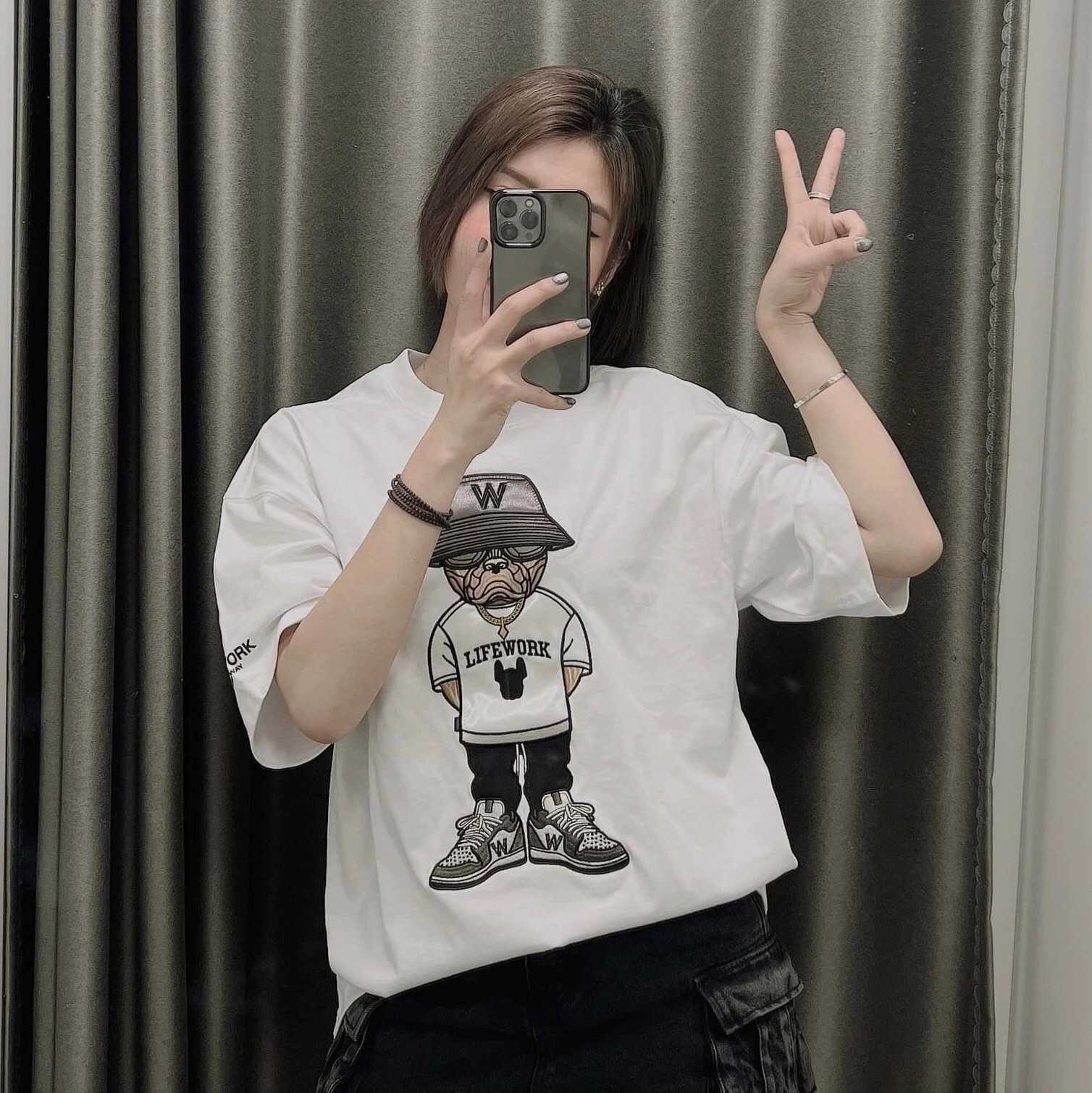 Sale🔥🔥LIFEWORK Hipdok Applique T-Shirt  เสื้อยืดโอเวอร์ไซส์ คอกลม สีขาว