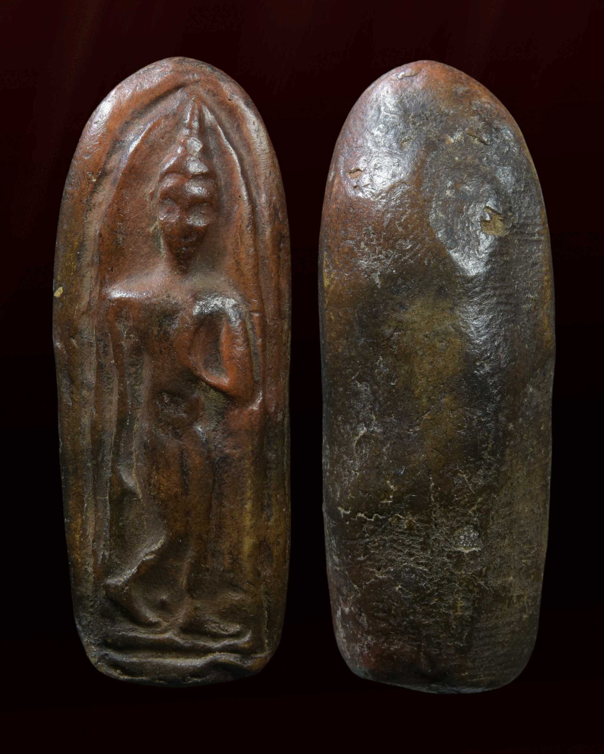 พระลีลาเม็ดขนุน