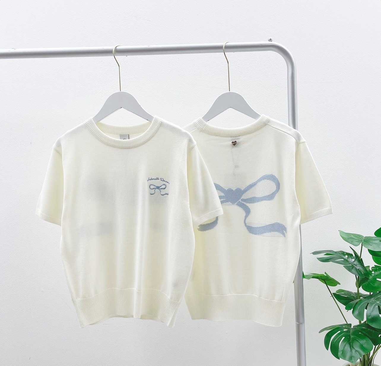 Ronron Heart Ribbon Short Sleeve T-shirt (Off White/Blue)