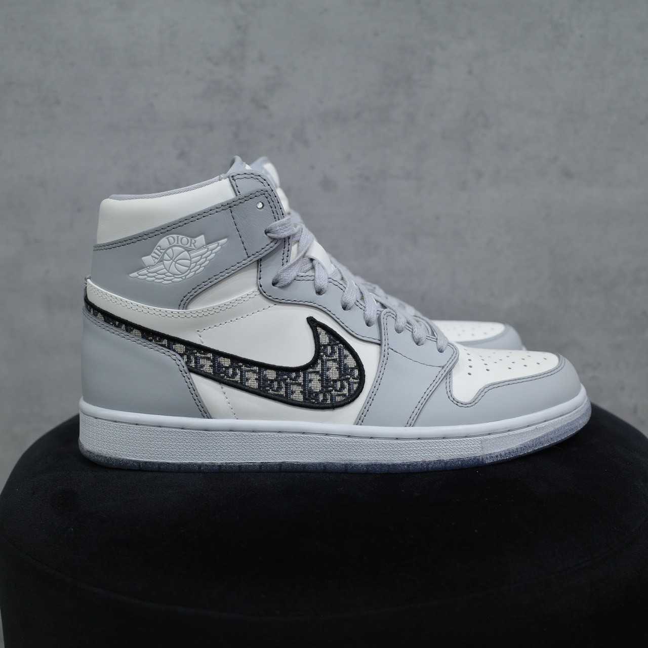NIKE AIR JORDAN 1 HIGH X DIOR SNEAKER