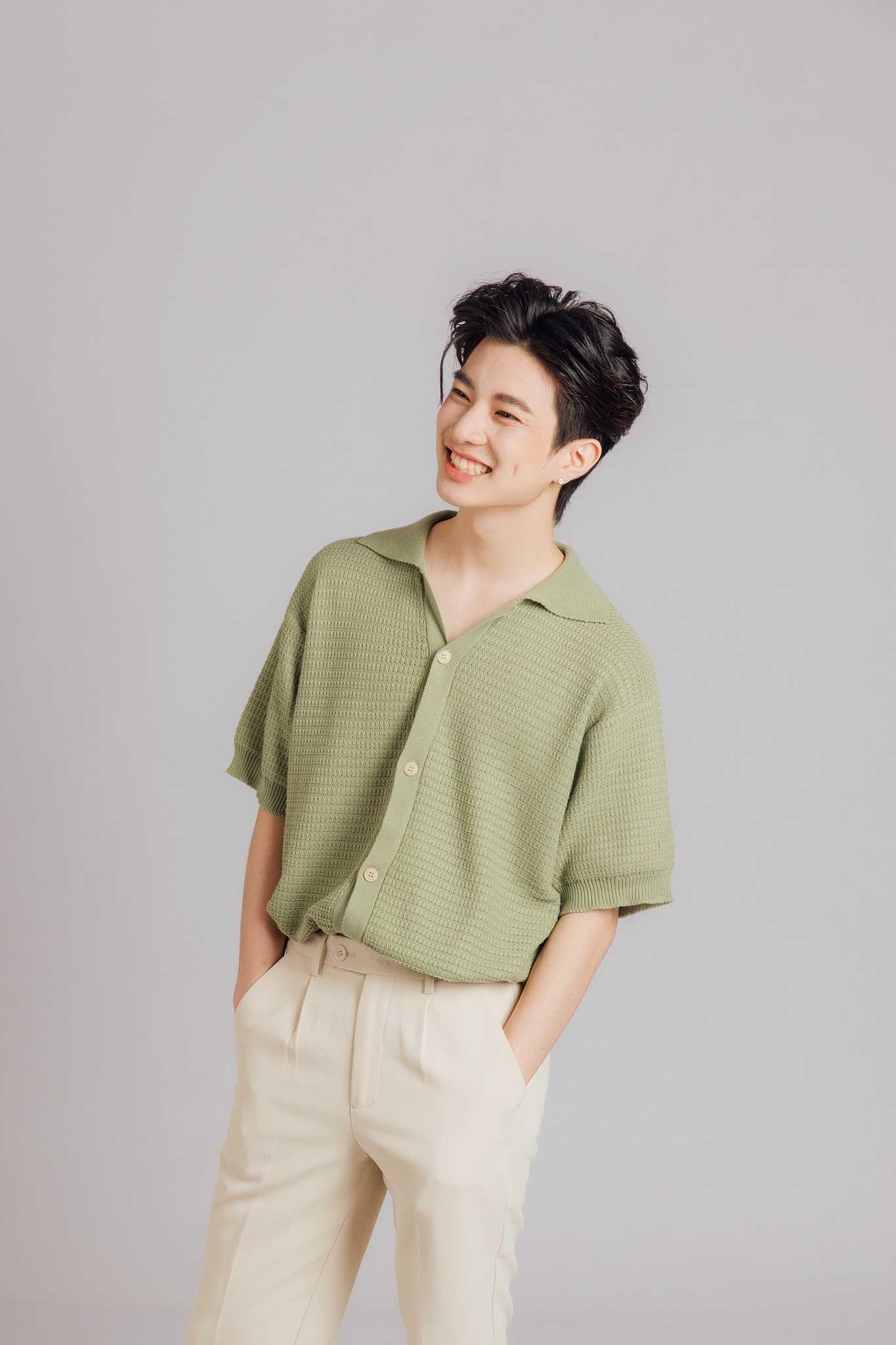 เสื้อไหมพรมแขนสั้น รุ่นใหม่ไม่มีกระดุมบนสุด (KN93A)