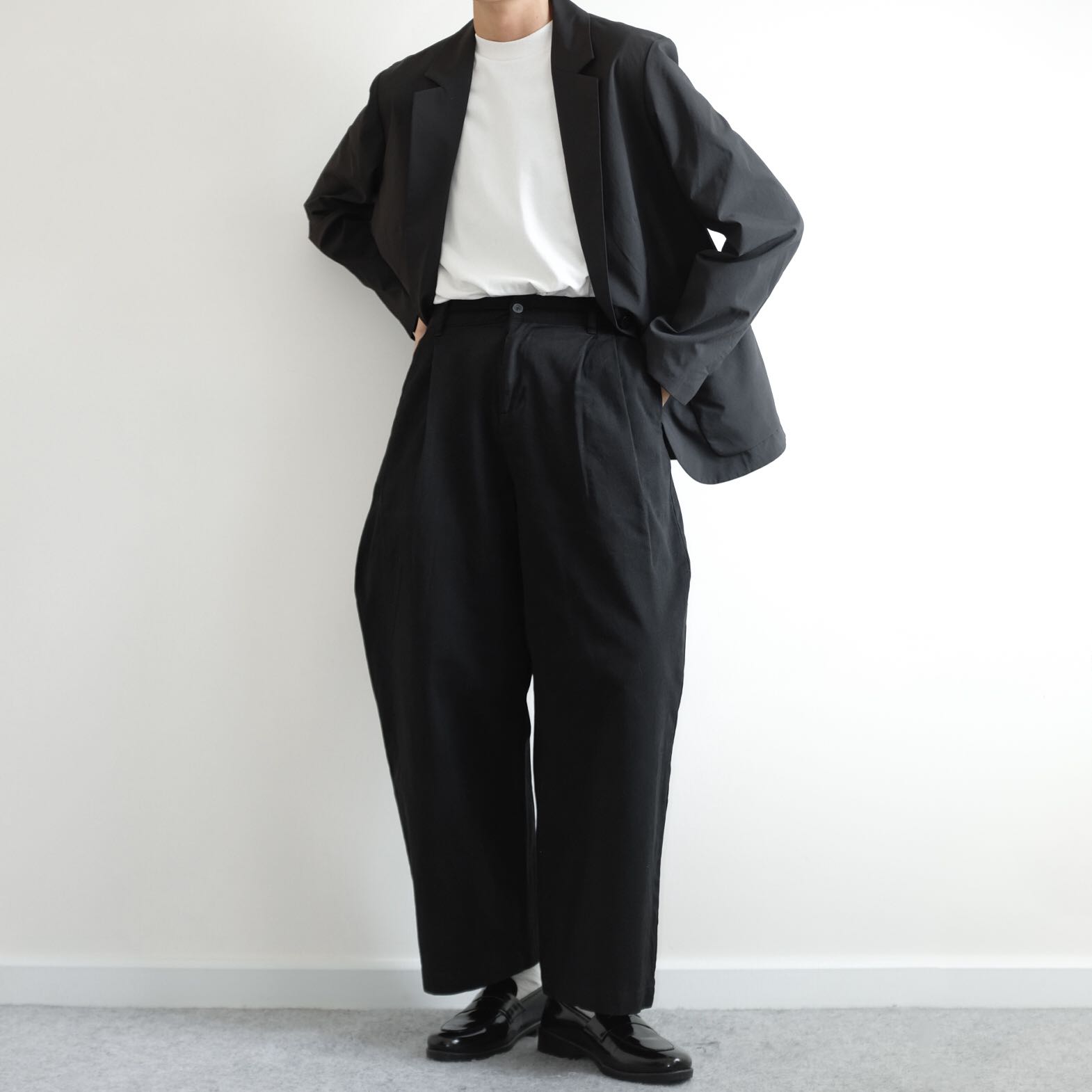 MUJi Relaxed Cropped Oversized Wide Leg Pants