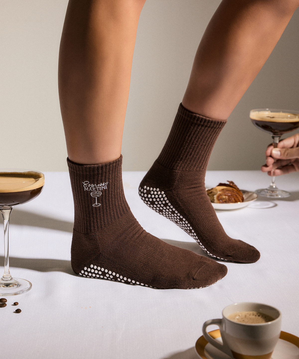 ✨BEST✨ Crew Grip Socks - Espresso Martini  | ถุงเท้าพิลาทิส MoveActive
