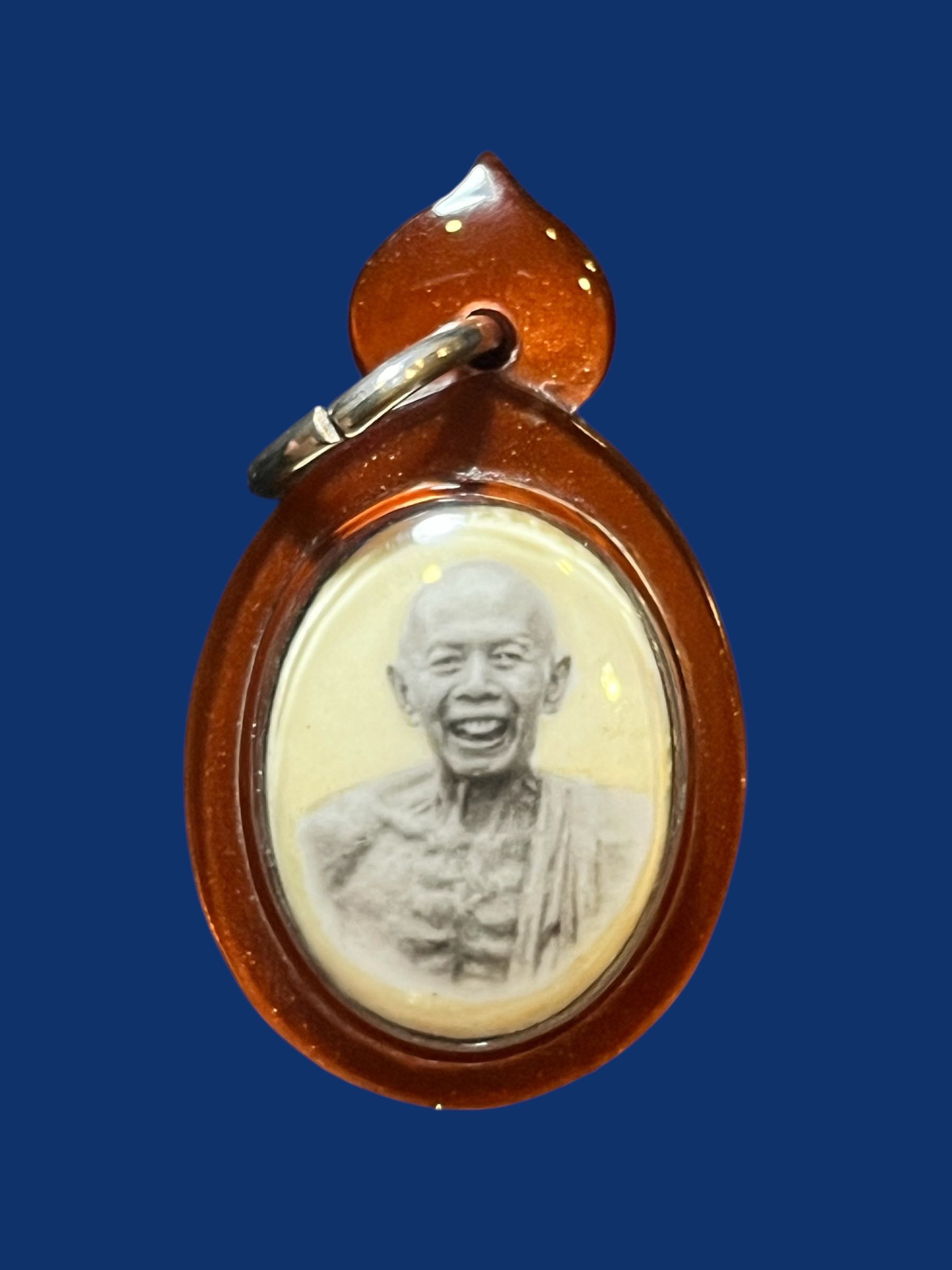 ล็อกเกตยิ้มเมตตาเล็ก ไหว้ครู๖๕