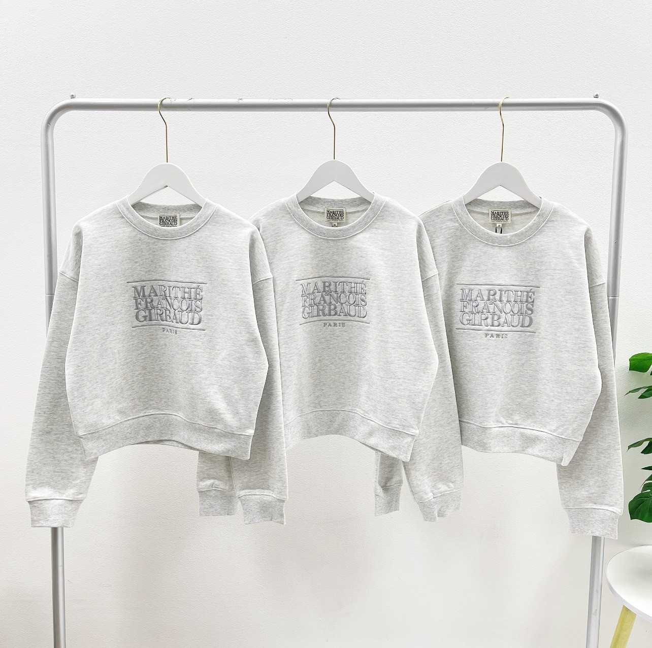 Marithe W Classic Logo Crop Sweatshirt (Grey)