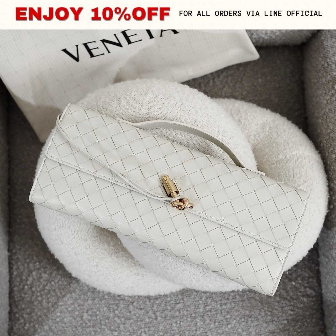 NEW! BOTTEGA VENETA Andiamo Clutch สี Sea salt GHW | Bag