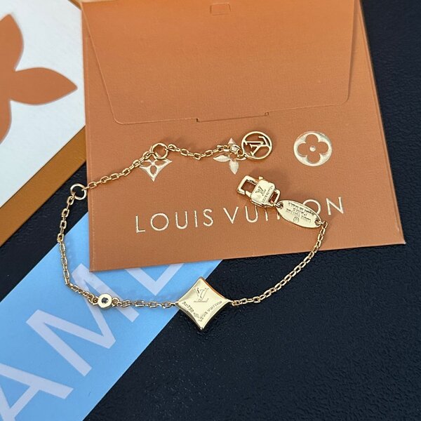สร้อยข้อมือ LV
