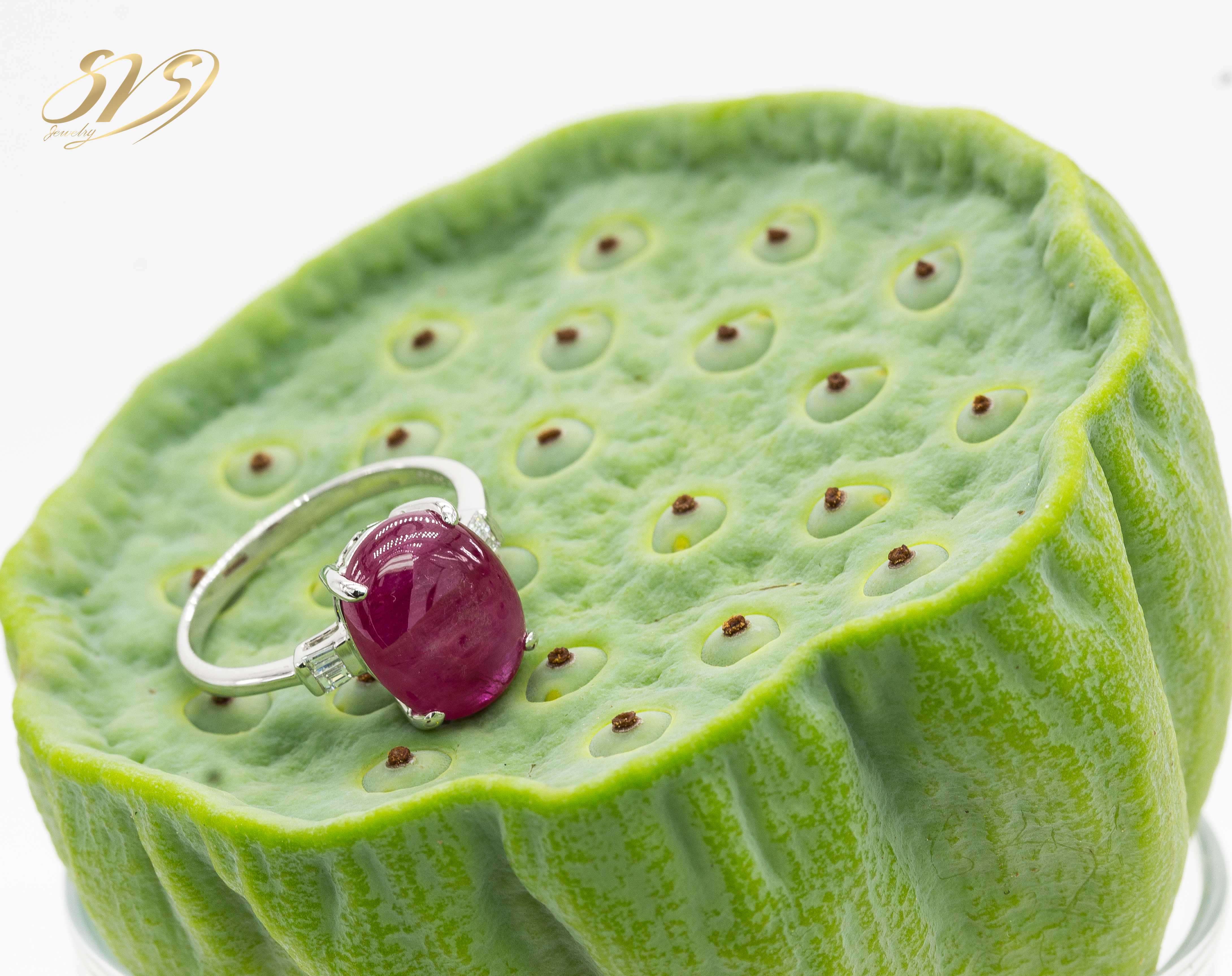 Cabochon Ruby Sapphire with Natural Diamond Ring