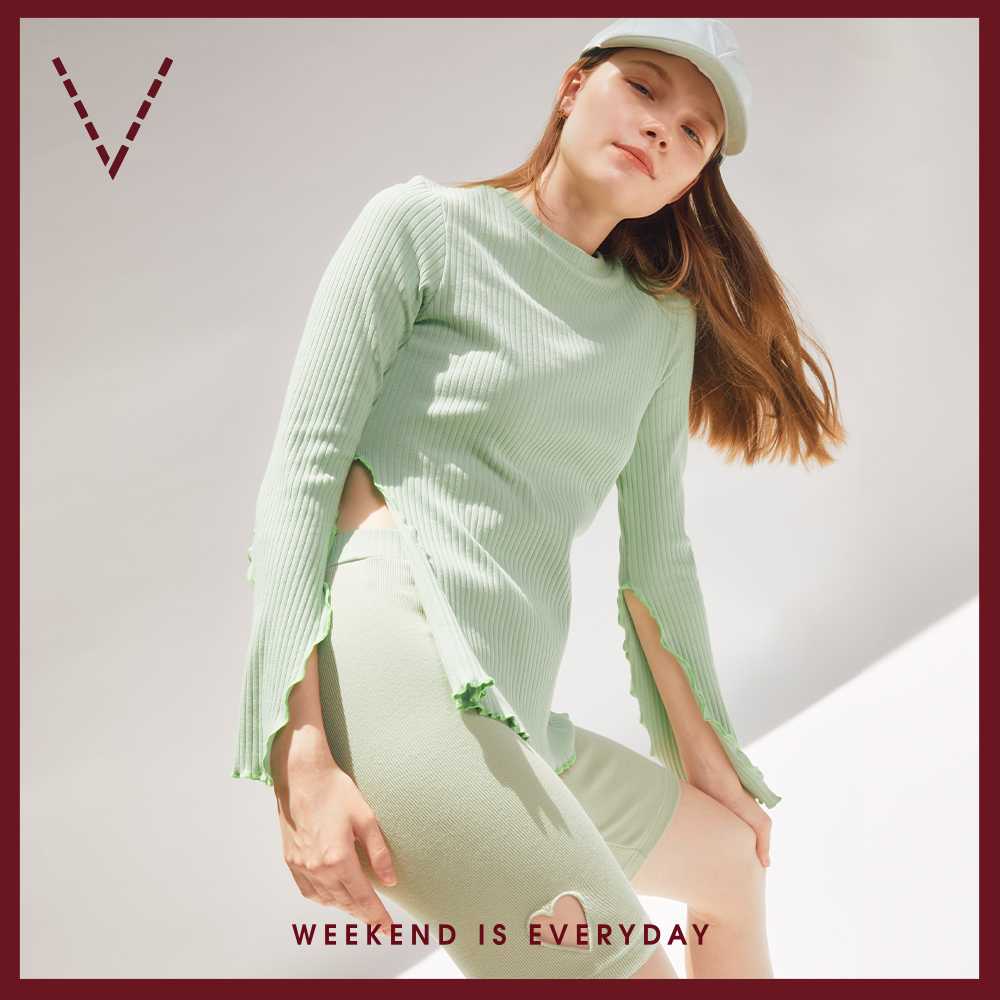Vick's Long Sleeve Side Slit Blouse เสื้อแขนยาว ผ่าข้าง