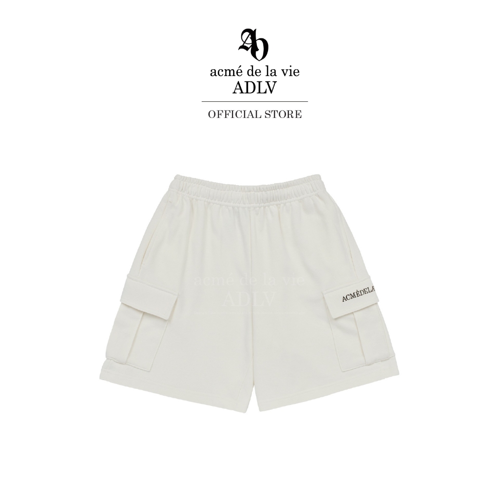 ADLV [acme de la vie] กางเกงขาสั้น รุ่น Essential Logo Season 2 Cargo Short Pants Cream