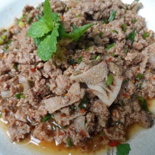 ลาบเนื้อ
