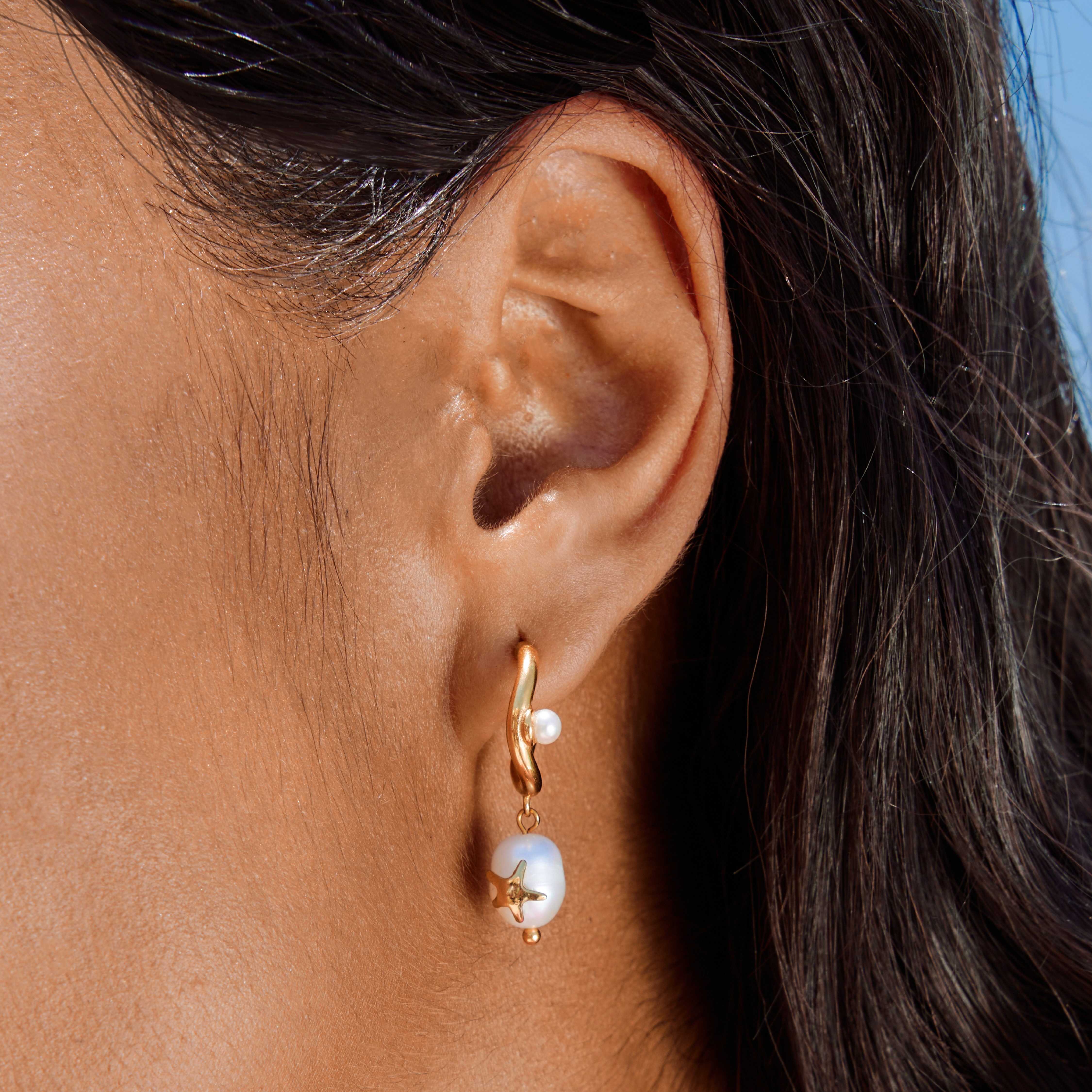 Pearlcation Hoop Earring
