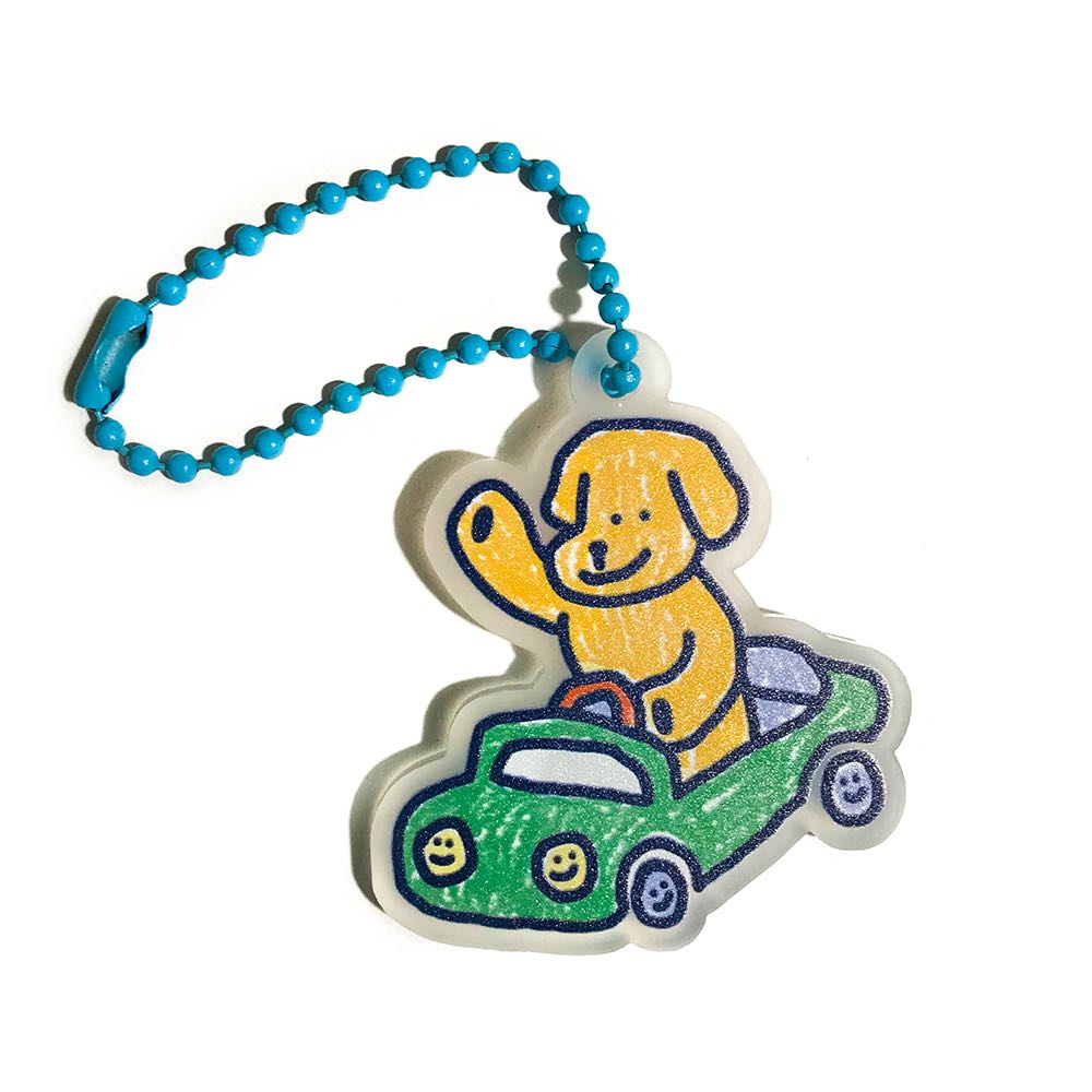 keyring1 - dog in car