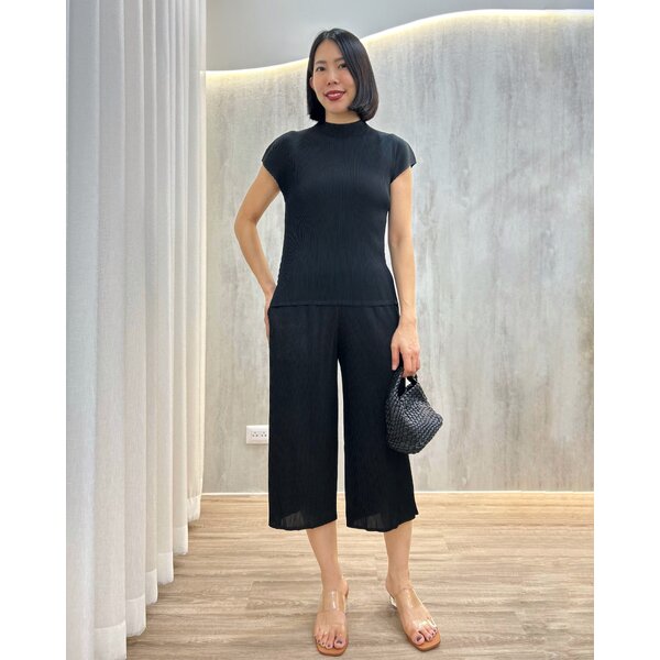 2MUAY รุ่น GM13010 / GM7023 HIGH NECK CAP SLEEVE PLEATED SET สีดำ FREE SIZE