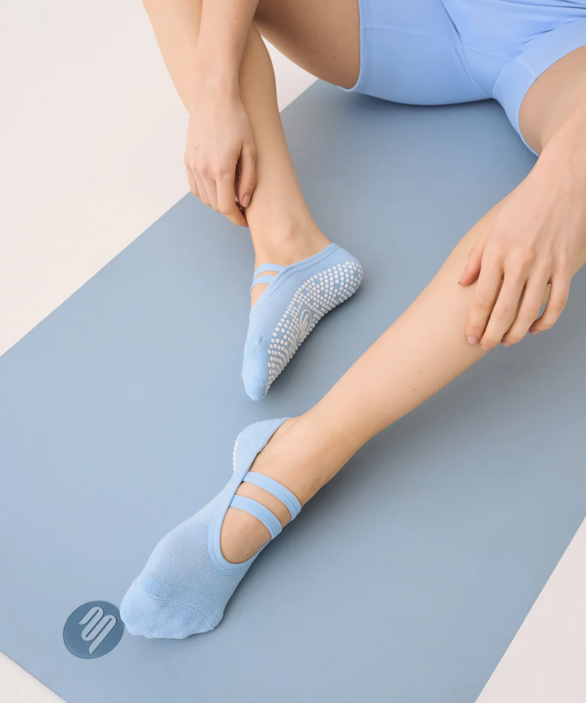 BALLET NON SLIP GRIP SOCKS - POWDER BLUE
