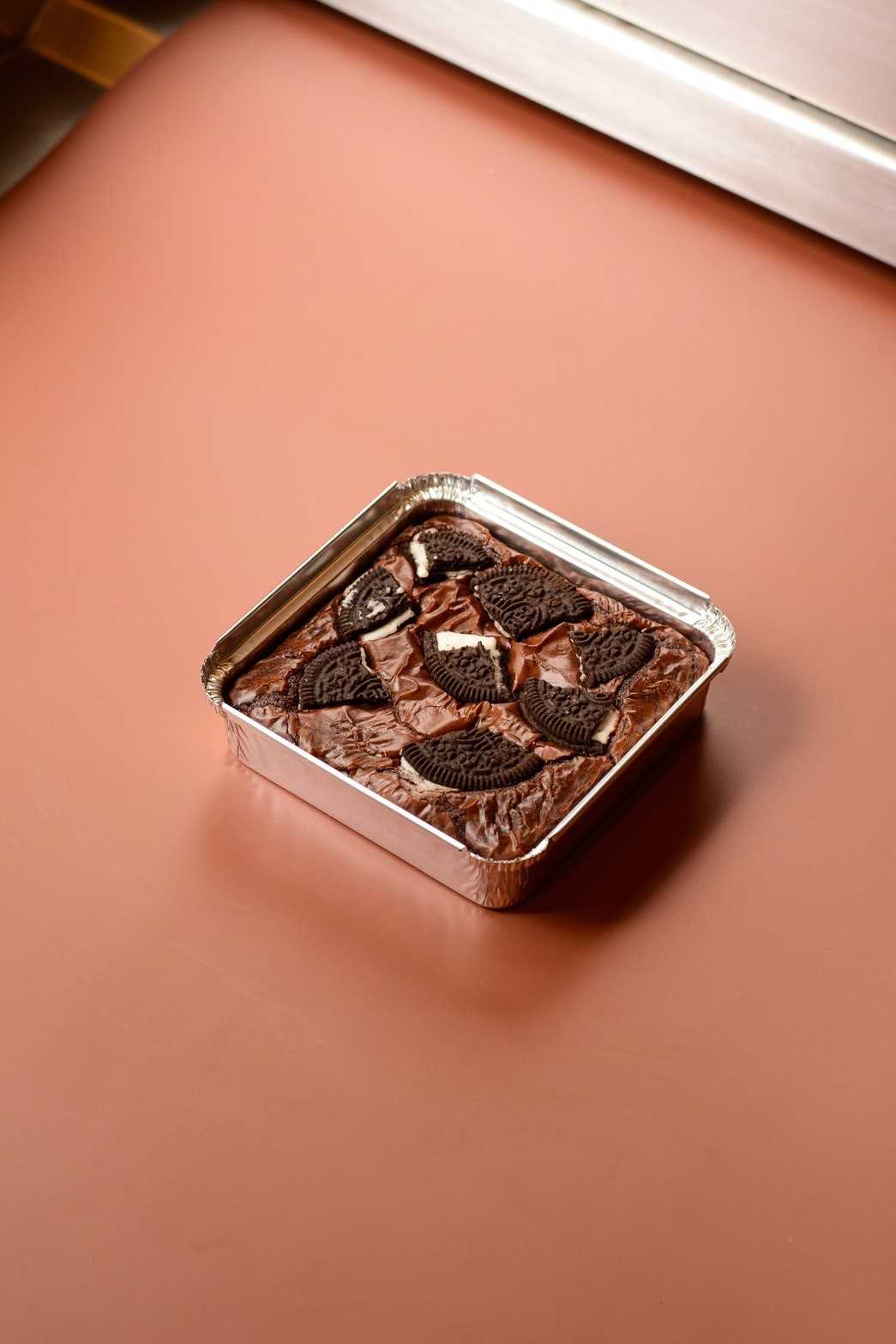 Dark Chocolate Brownie 10x10cm. - Oreo