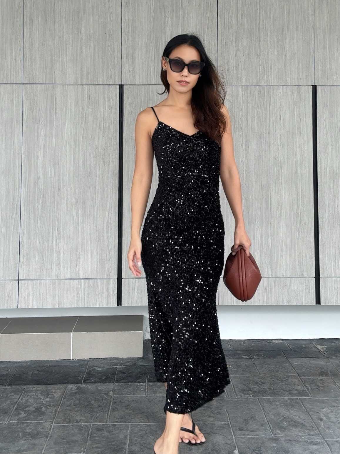 Mermaid dress เดรสสายเดี่ยวผ้ากำมะหยี่ปักเลื่อม มี 2 สี