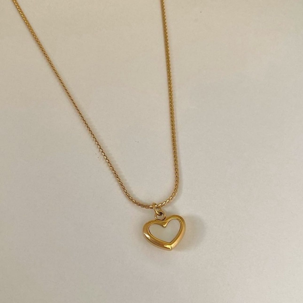 heart pendant necklace 🤍 สร้อยสแตนเลสจี้ห้อยหัวใจสีขาวทอง
