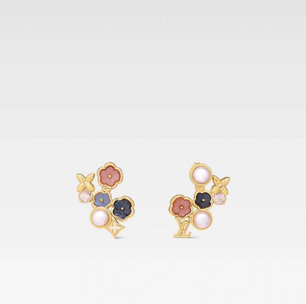 LOUIS VUITTON Floral Pearl Earrings – Signature Elegance