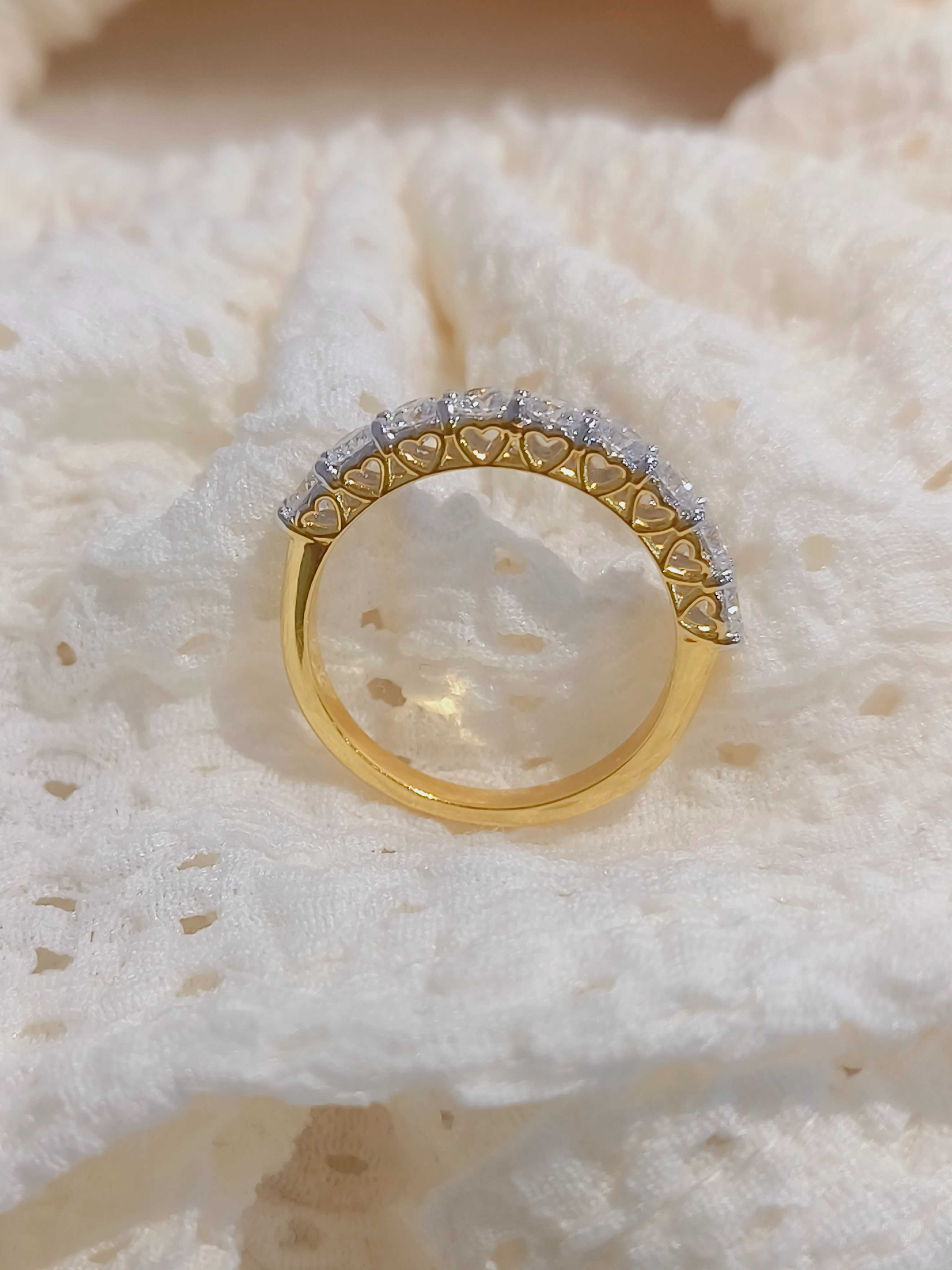 แหวนแถว กะเปาะหัวใจ D 1.07ct (9k)